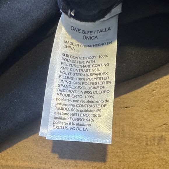 Chico's Elegant Black Quilted Gloves New - Picture 5 of 5